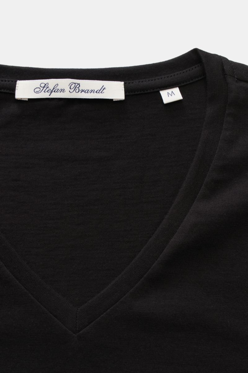 Stefan Brandt V-neck long sleeve 'Artur' black