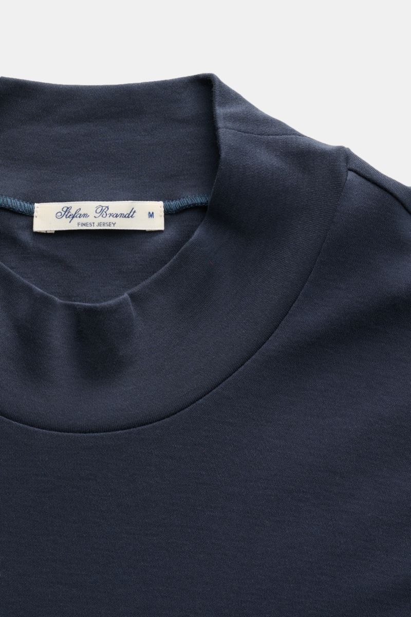 Stefan Brandt Longsleeve 'Eli' dunkelblau, Nahaufnahme von Stehkragen und Jersey aus reiner Pima-Baumwolle, Slim Fit, weicher Griff.