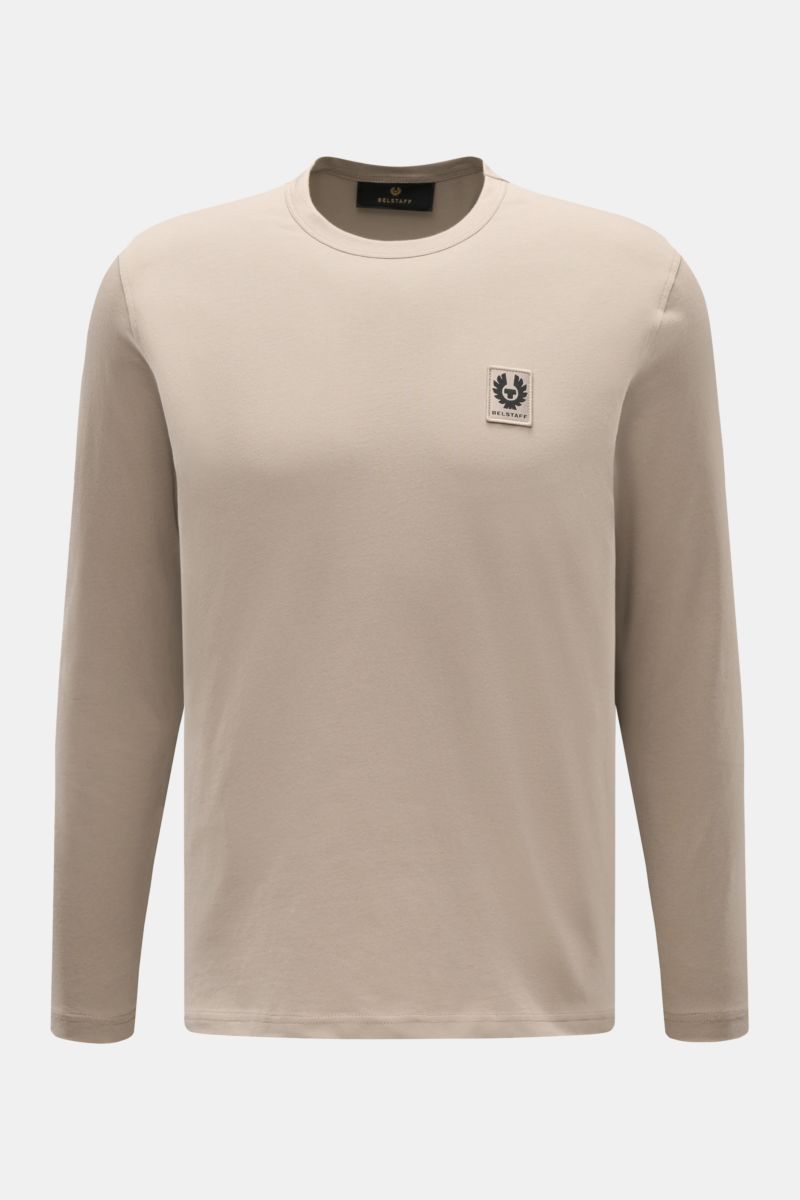 Belstaff Rundhals-Longsleeve beige aus leichtem Baumwolljersey, Slim Fit, mit Rundhals und BELSTAFF-Weblabel auf der Brust, Vorderansicht.