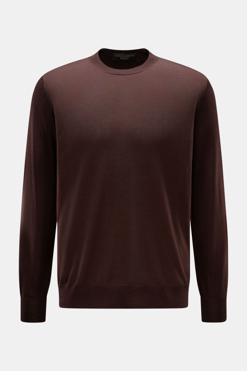 Front view of Filippo de Laurentiis Crew neck jumper dark brown, a slim fit, fine knit jumper made from a silk-cashmere blend with a very soft feel, crew neck, and comfortable ribbed bands. Summery knitwear: With this jumper in a fine silk-cashmere blend,