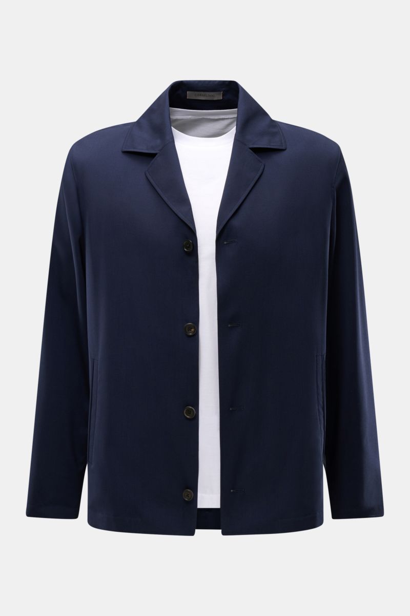 Corneliani Overshirt navy im Slim Fit, aus Schurwoll-Seide, glatter Griff, fallendes Revers, Vier-Knopf-Leiste, paspelierte Hüfttaschen, Frontaufnahme.
