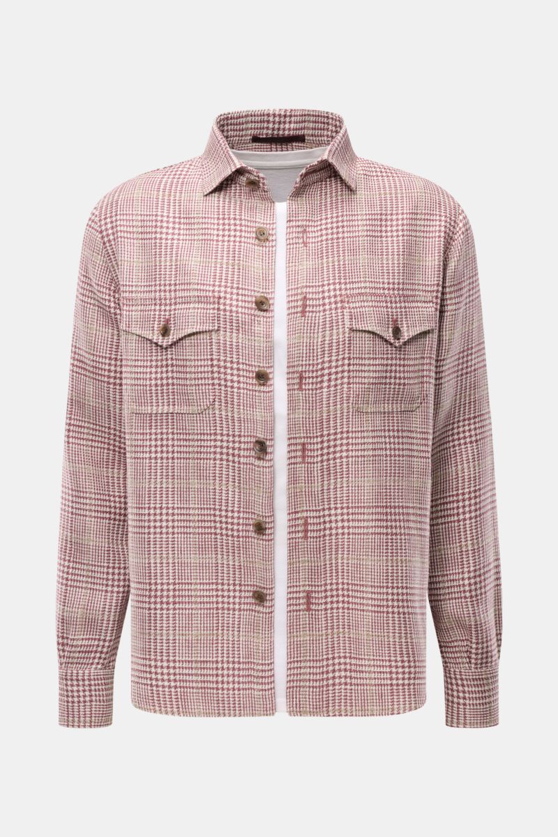 Front view of the Stile Latino Overshirt 'Gu Kansas' dark red/cream checked, a slim fit, seven-button placket shirt with narrow collar and patch breast pockets.  

Luxuriously confident style from Italy: This elegant overshirt by STILE LATINO combines 