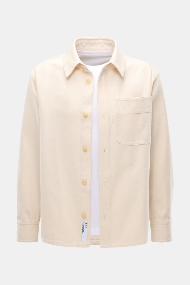 A.P.C. Overshirt sand meliert aus reinem Baumwoll-Denim, garment dyed, Regular Fit, mit Umlegekragen, Brusttasche, Knopfleiste, Ärmelknöpfen, Rückenpasse, frontal fotografiert.