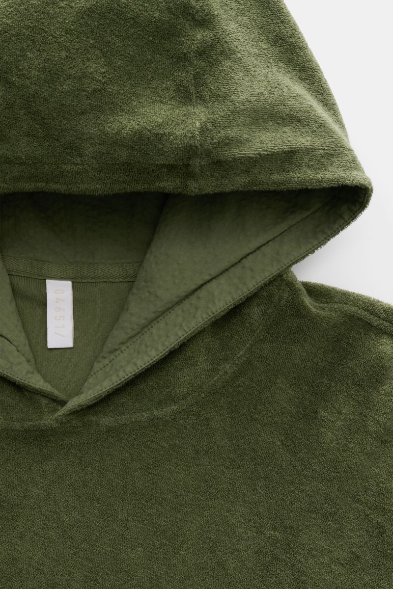 04651/ A trip in a bag Kapuzenpullover 'Beach Hoodie' oliv