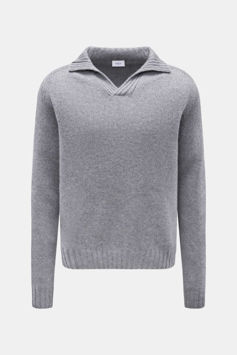 Front view of von Braun Cashmere half-zip jumper grey mottled, featuring sporty rib-knit details and a standing collar with open placket.

Description:  
Sophisticated essential with sporty rib-knit details: With its luxurious cashmere fabric from Inne