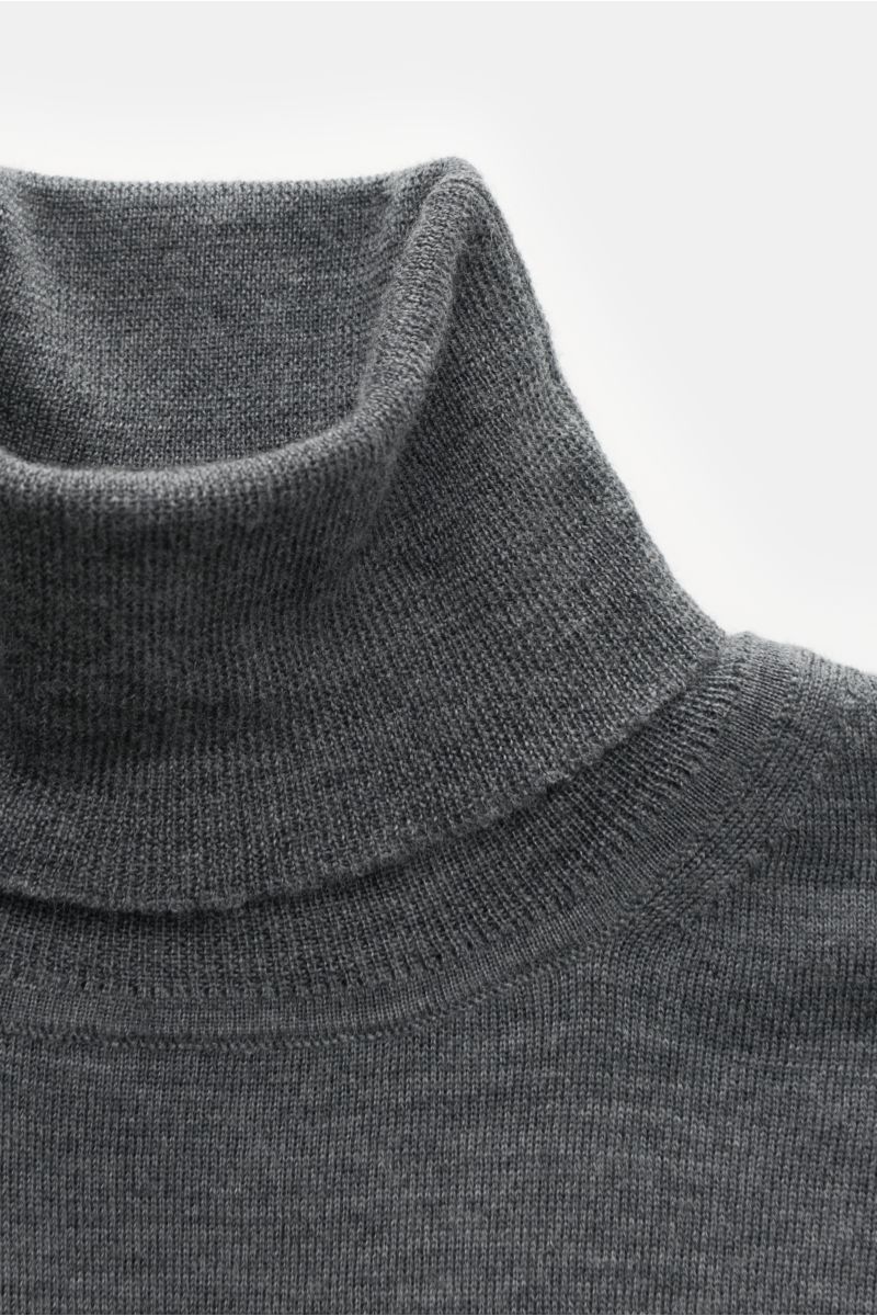 von Braun Merino Rollkragenpullover grau meliert im Slim Fit, aus feiner Merinowolle mit anliegendem Rollkragen und flexiblen Rippbündchen, Nahaufnahme von oben