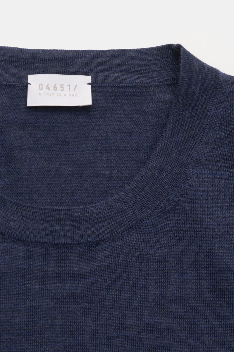 04651/ A trip in a bag Merino Feinstrick-Rundhalspullover graublau