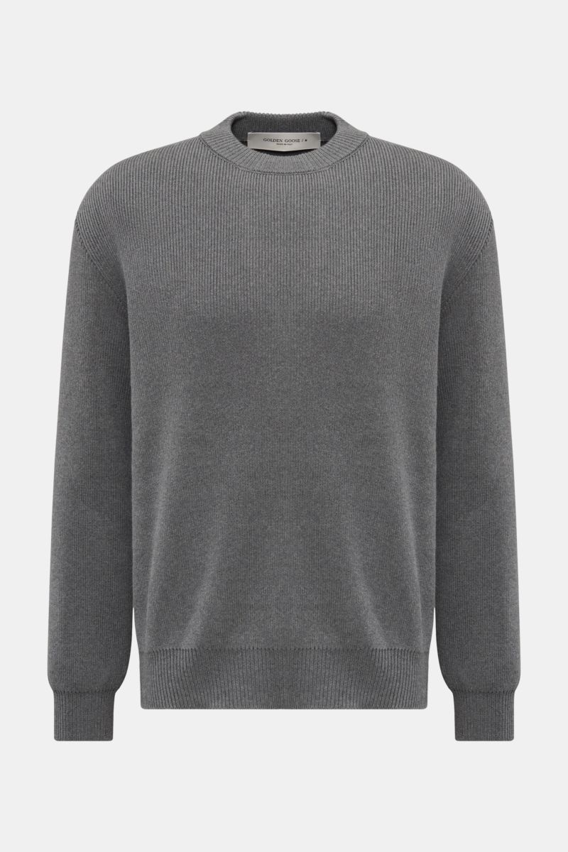 Golden Goose Rundhalspullover 'Davis' grau, frontale Ansicht, feiner Patentstrick, elastische Baumwolle, Rundhalsausschnitt, Regular Fit, weicher Griff, Rippbündchen.