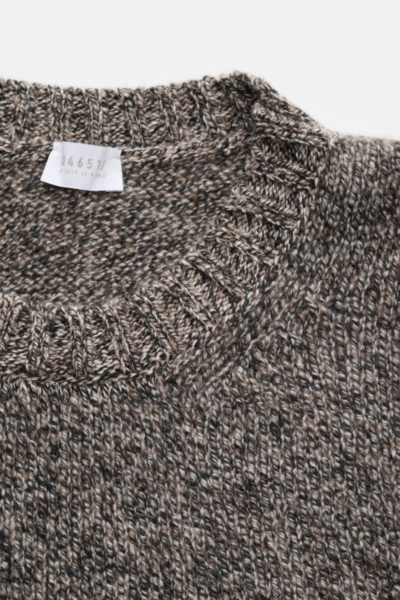 04651/ A trip in a bag Rundhalspullover 'Micromouline Crew' graubraun meliert, Nahaufnahme von oben, melierter Cashmere mit Rundhalsausschnitt und Rippbündchen.