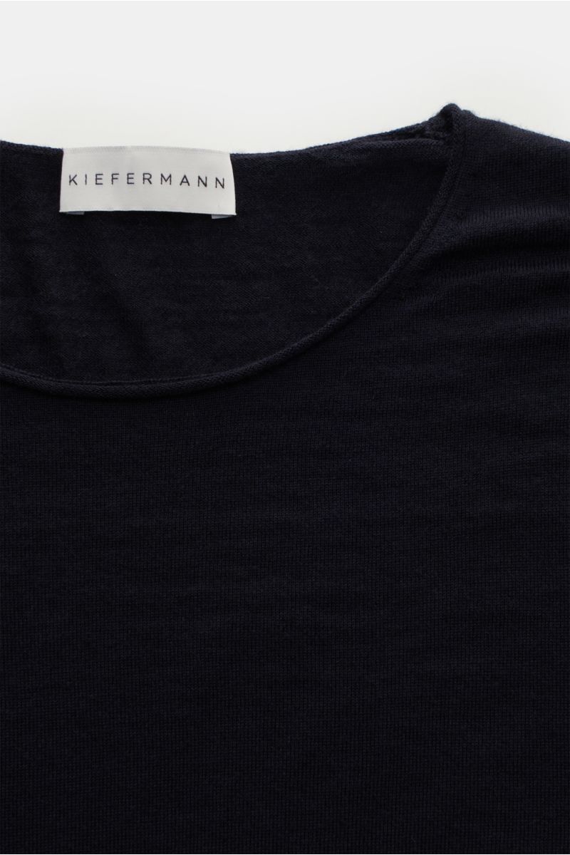 Kiefermann Merino Feinstrick-Pullover 'Benjaminn' navy, Slim Fit, reine Merinowolle, superweicher Griff, feines Strickbild, Rundhalsausschnitt, offene rollierte Kanten, Draufsicht