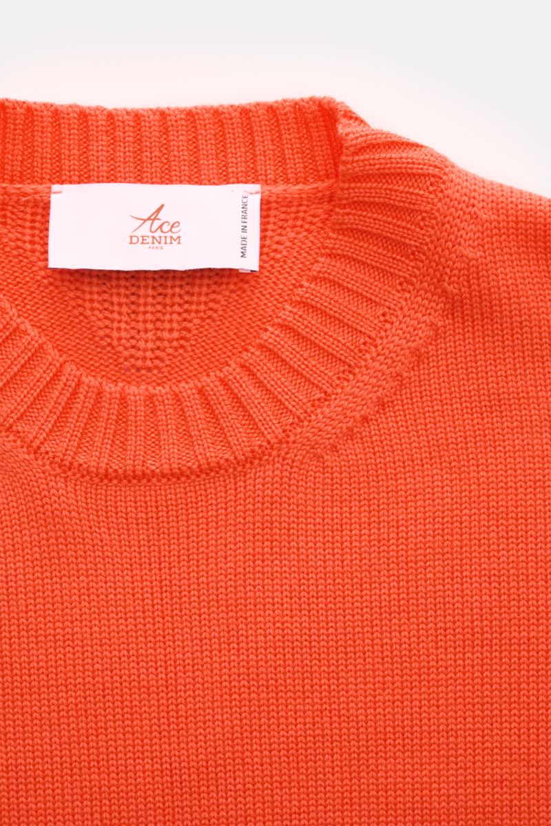 Ace Denim Merino Rundhalspullover orange aus reiner Merinowolle, Slim Fit, weicher Griff, Rundhalsausschnitt, Detailaufnahme von oben