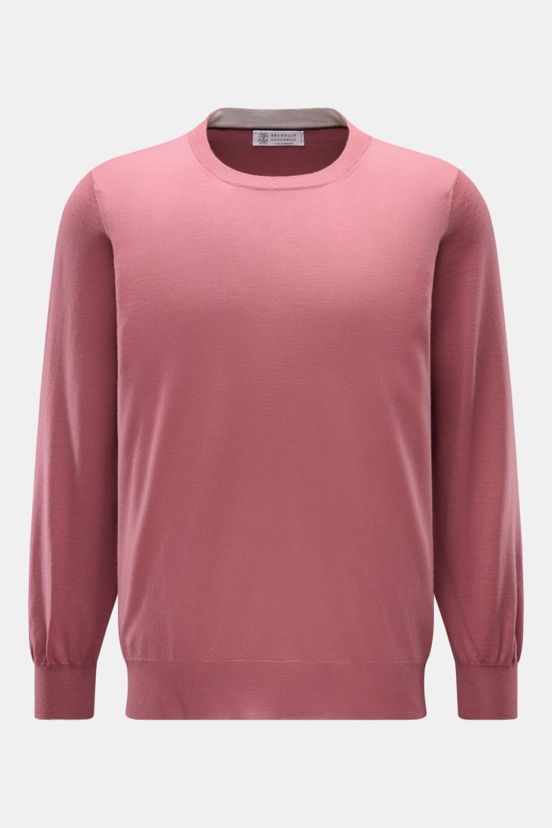 Brunello Cucinelli Rundhalspullover altrosa shown from the front, timeless wool and cashmere knit, smooth touch, fine knit, slim contrast edges, regular fit, flexible rib cuffs. Dieser zeitlose, vielseitige Pullover von BRUNELLO CUCINELLI aus feinstem 