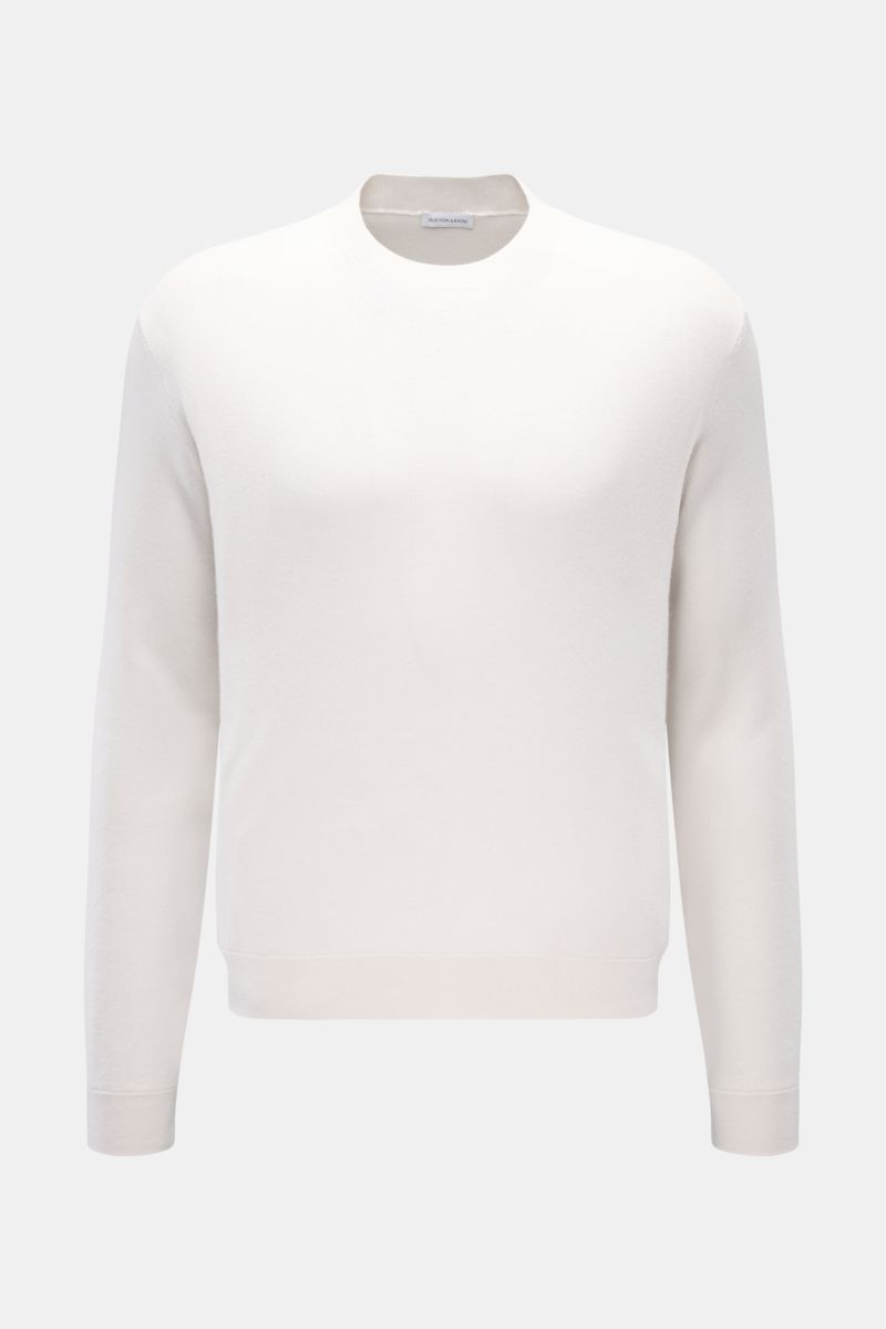 Front view of Iris von Arnim Cashmere-Seide Feinstrick-Rundhalspullover 'Presano' offwhite, a lightweight luxury sweater with a fine piqué structure, round neckline, regular fit, soft cashmere and silk blend, and comfortable ribbed cuffs.