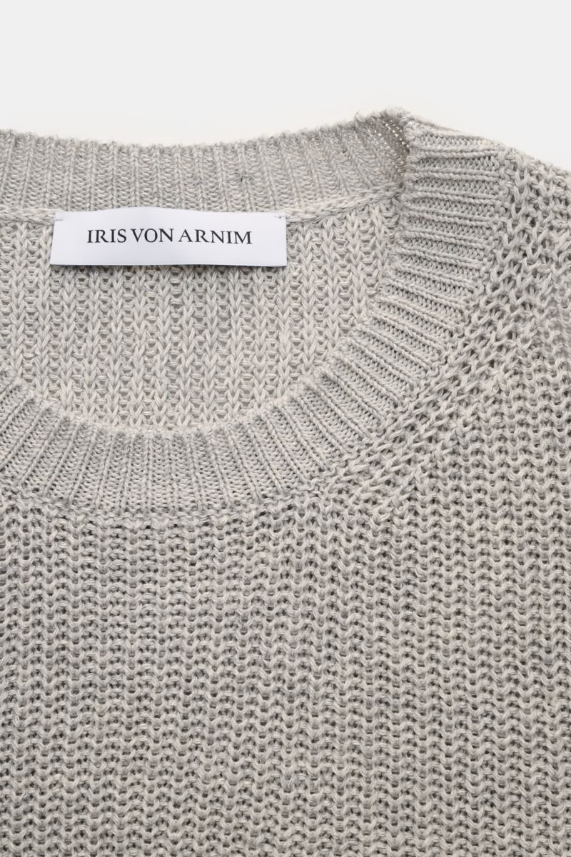 Iris von Arnim Crew neck jumper 'Leovan' grey mottled shown from a top close-up view, highlighting its voluminous brioche knit in a linen-cotton blend. 

A luxurious knitwear essential: With its voluminous brioche knit in the finest linen-cotton blend,
