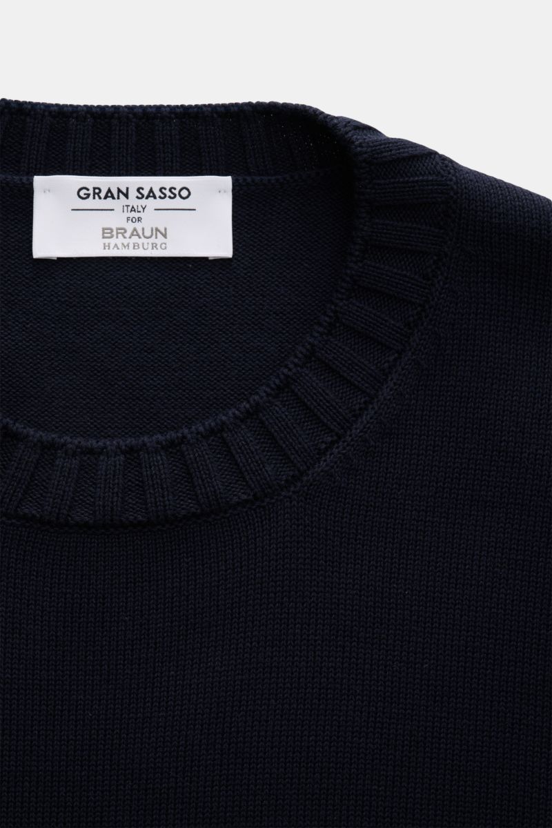 Gran Sasso Rundhalspullover navy, Detailaufnahme von oben, reine Baumwolle, Slim Fit, feines Strickbild, Rundhalsausschnitt, Rippbündchen