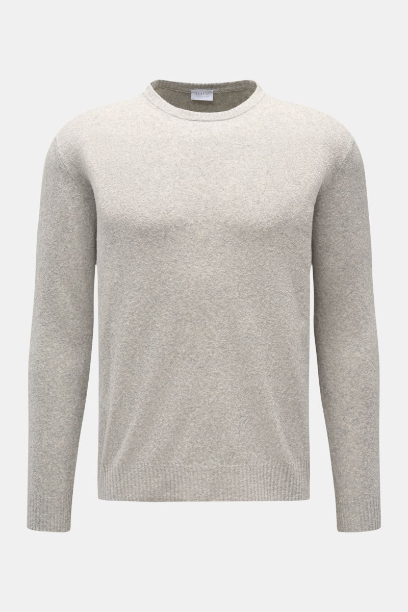 04651/ A trip in a bag Rundhalspullover 'Knit Terry Crew' hellgrau, Slim Fit, feine Bouclé-Struktur, Rundhalsausschnitt, flexible Rippbündchen, frontal fotografiert.