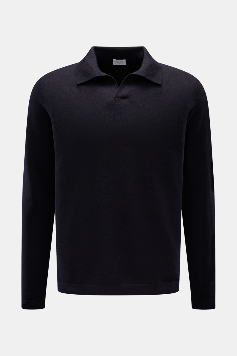 Alt tag (125 characters max):  
Front view of 04651/ A trip in a bag Knit polo 'Johnny' navy in fine knit pure wool with narrow collar and ribbed bands.

Additional description:  
Stylish comfort: This knit polo by 04651/ A TRIP IN A BAG in comfortable