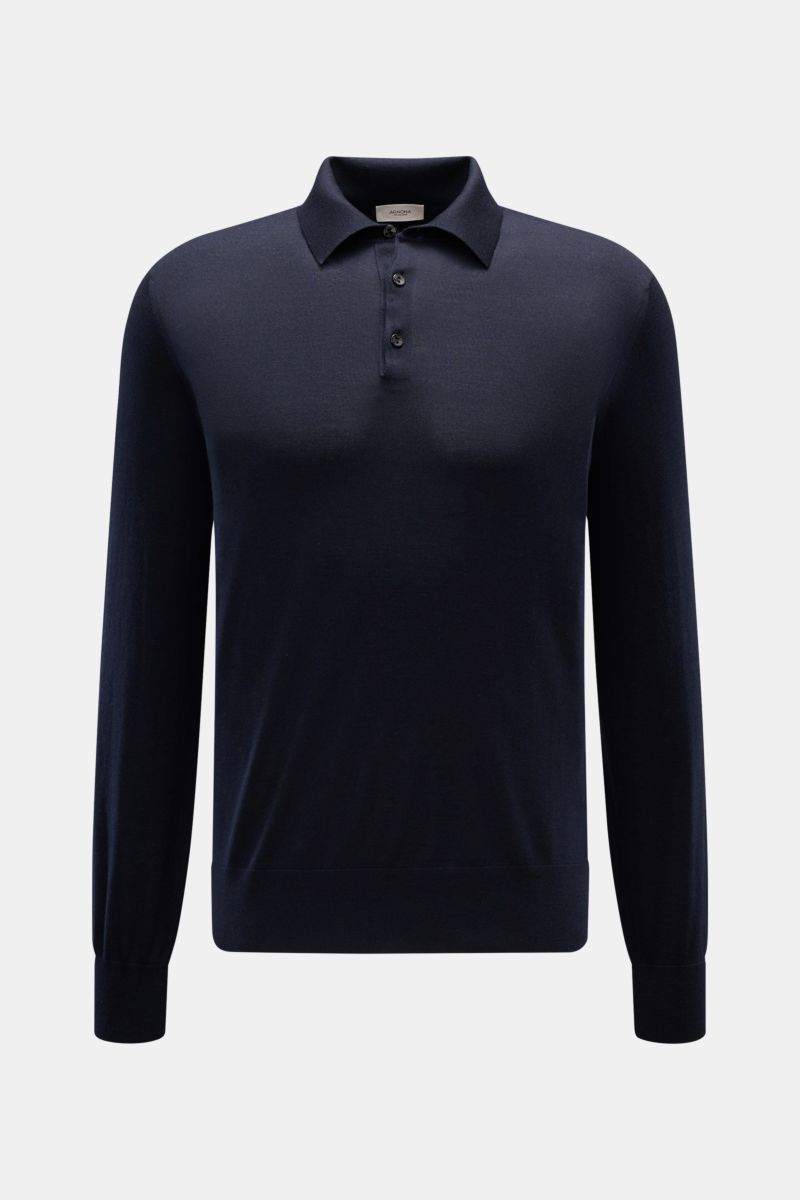 Agnona Strickpolo navy aus reiner Wolle, Slim Fit, feines Strickbild, hochschließender Kragen, Drei-Knopf-Leiste, Rippbündchen, Frontansicht.
