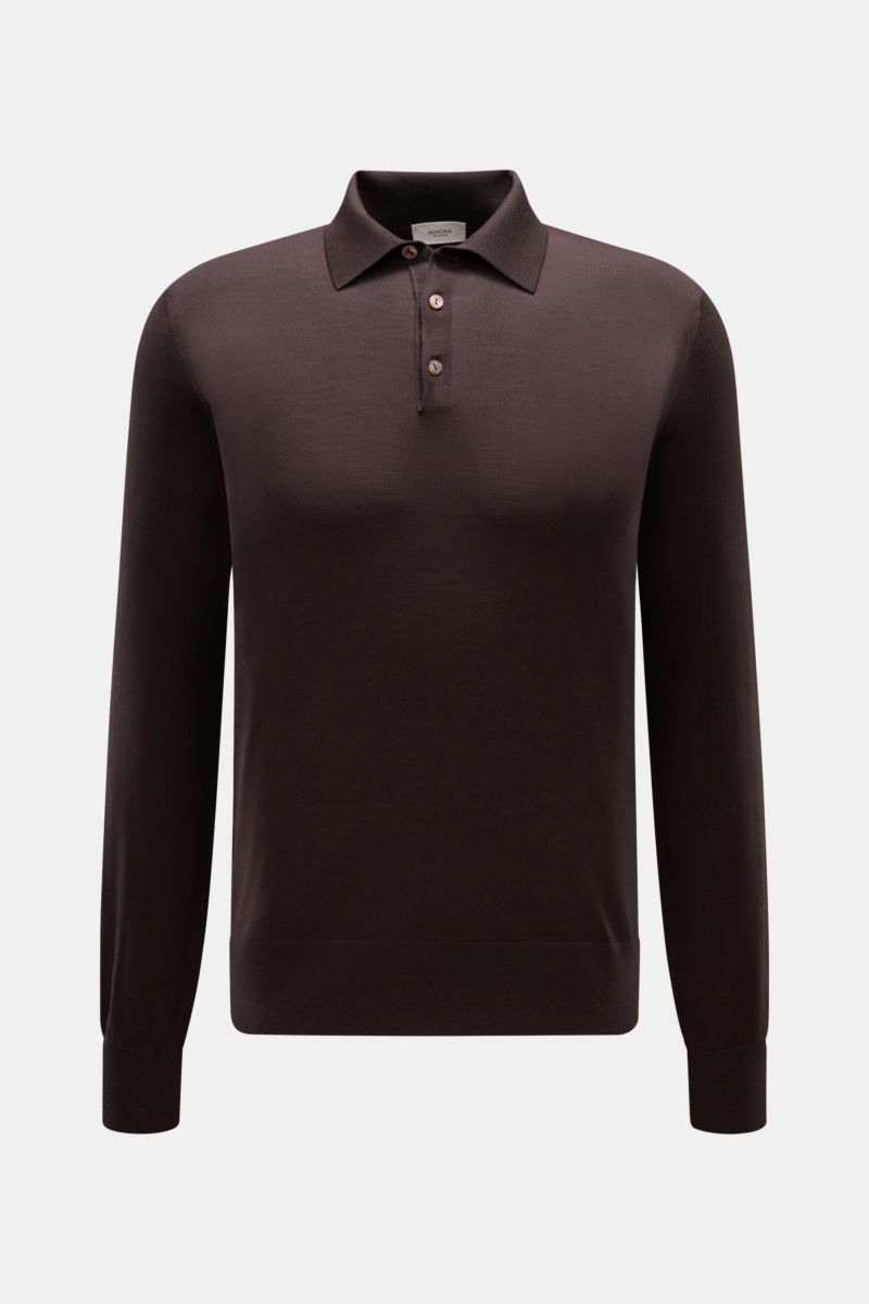 Agnona Strickpolo dunkelbraun, slim fit, feines Strickbild, reine Wolle, hoch schließender Kragen mit Drei-Knopf-Leiste, Rippbündchen, Frontalansicht.
