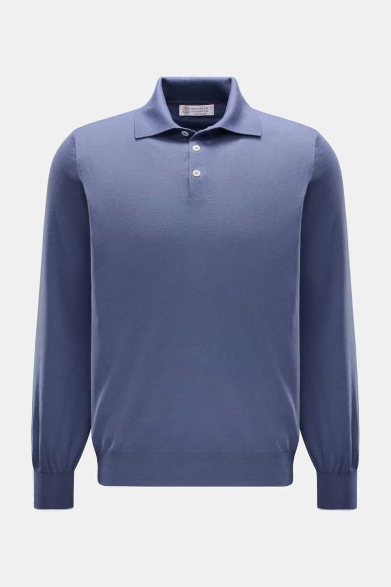 Front view of Brunello Cucinelli Strickpolo blau, a long-sleeve polo shirt in soft blue with a classic collar and three-button placket, made from fine knit wool and cashmere blend.

Luxus, den Sie sofort spüren: Dieses zeitlose Poloshirt von BRUNELLO C