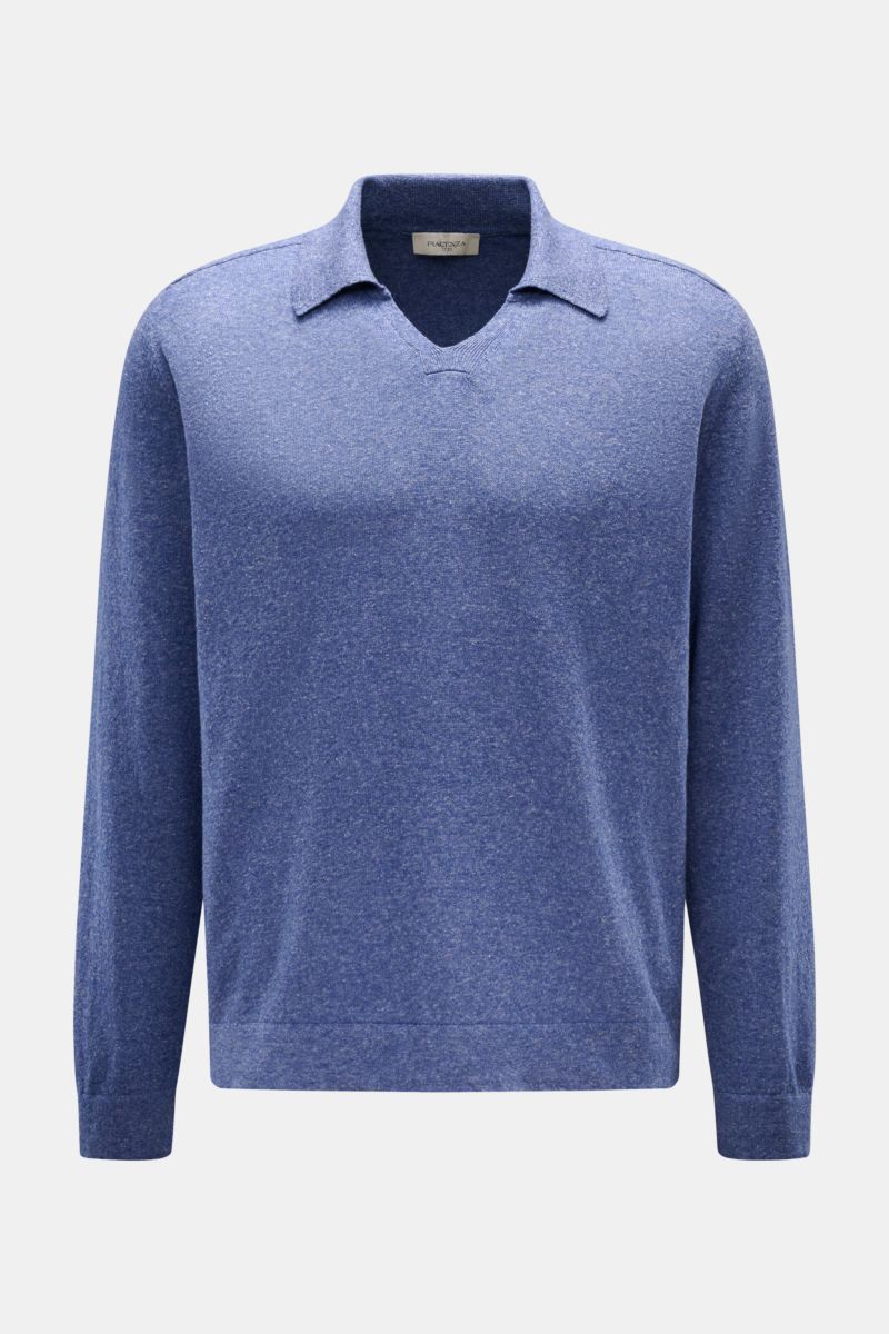 Piacenza 1733 Strickpolo rauchblau meliert, Frontansicht, Oversized Fit, klassischer Polokragen, offene Kragenleiste, weicher Griff, feines Strickbild.
