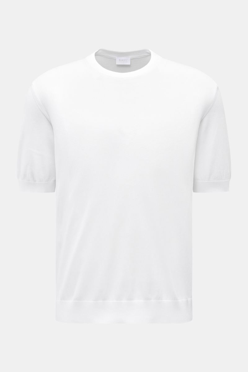 Front view of the 04651/ A trip in a bag Short sleeve jumper 'Pima Cotton' white, made of pure Pima cotton with a soft feel, very fine knit, slim fit, crew neck, and flexible ribbed bands, featuring an airy knit ideal for warm weather.