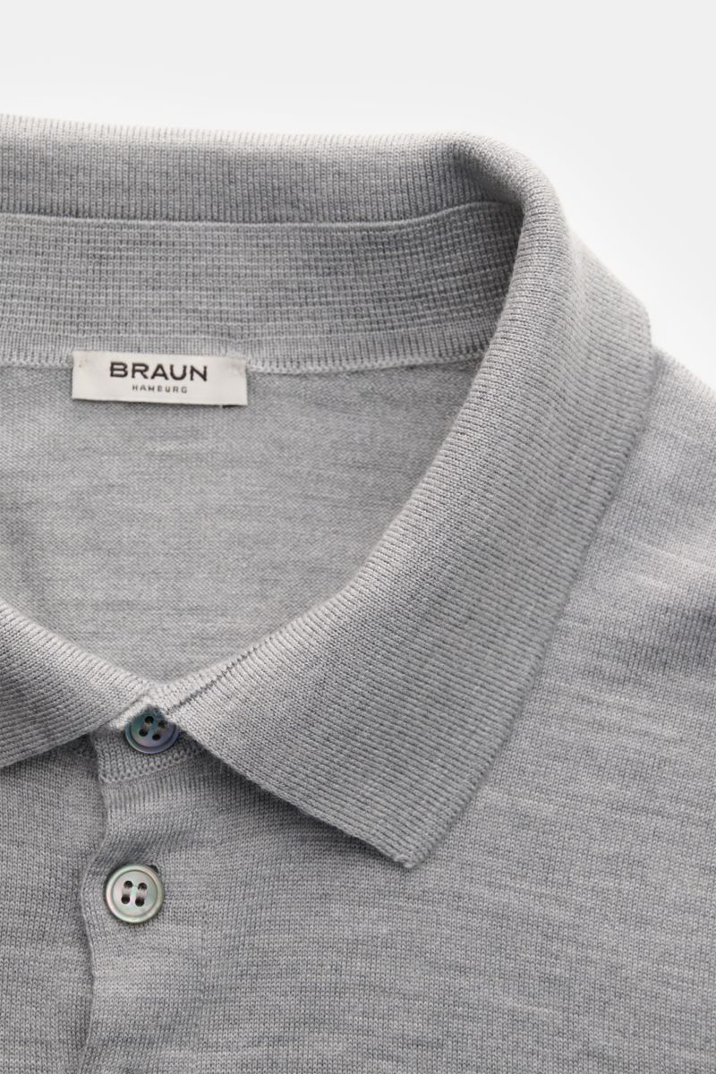 Gran Sasso Fine knit polo light grey mottled shown close-up from above, featuring a slim fit, soft virgin wool blend, ribbed collar, and four-button placket; luxury you can feel on your skin: This long sleeve knit polo by BRAUN HAMBURG has an exceptionall