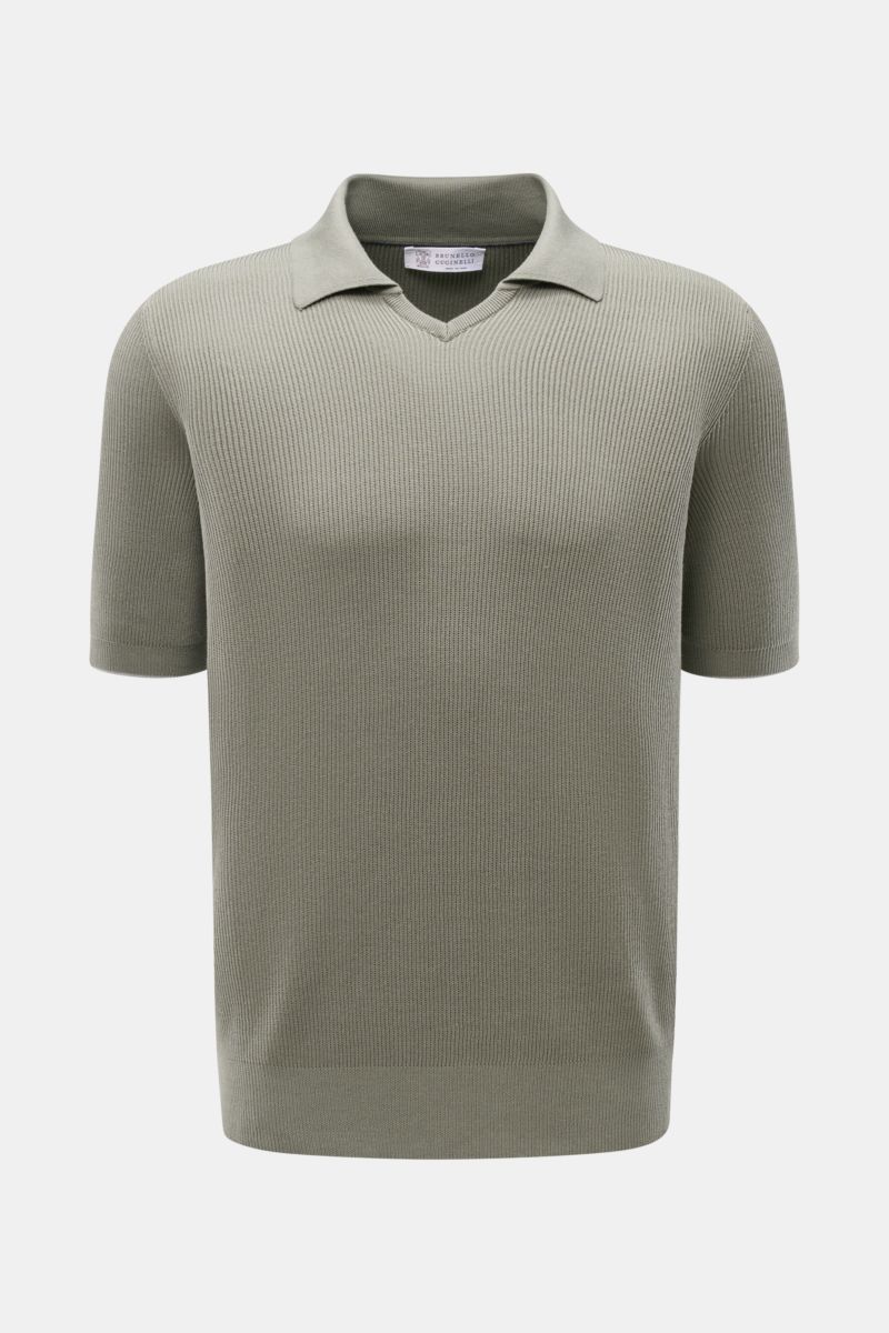 Brunello Cucinelli Kurzarm-Strickpolo salbei, Frontansicht, reine Baumwolle, weicher Griff, feines Strickbild, Regular Fit, Polokragen, Rippbündchen.