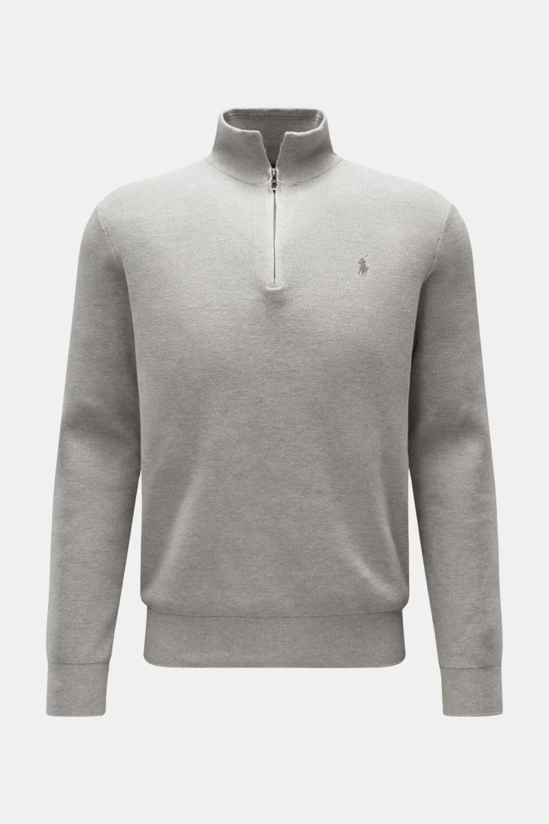 Graues Polo Ralph Lauren Troyer-Pullover aus reiner Baumwolle mit Reißverschluss-Kragen, tonalem Polospieler-Stitching, Rippbündchen, Regular Fit, frontale Ansicht.