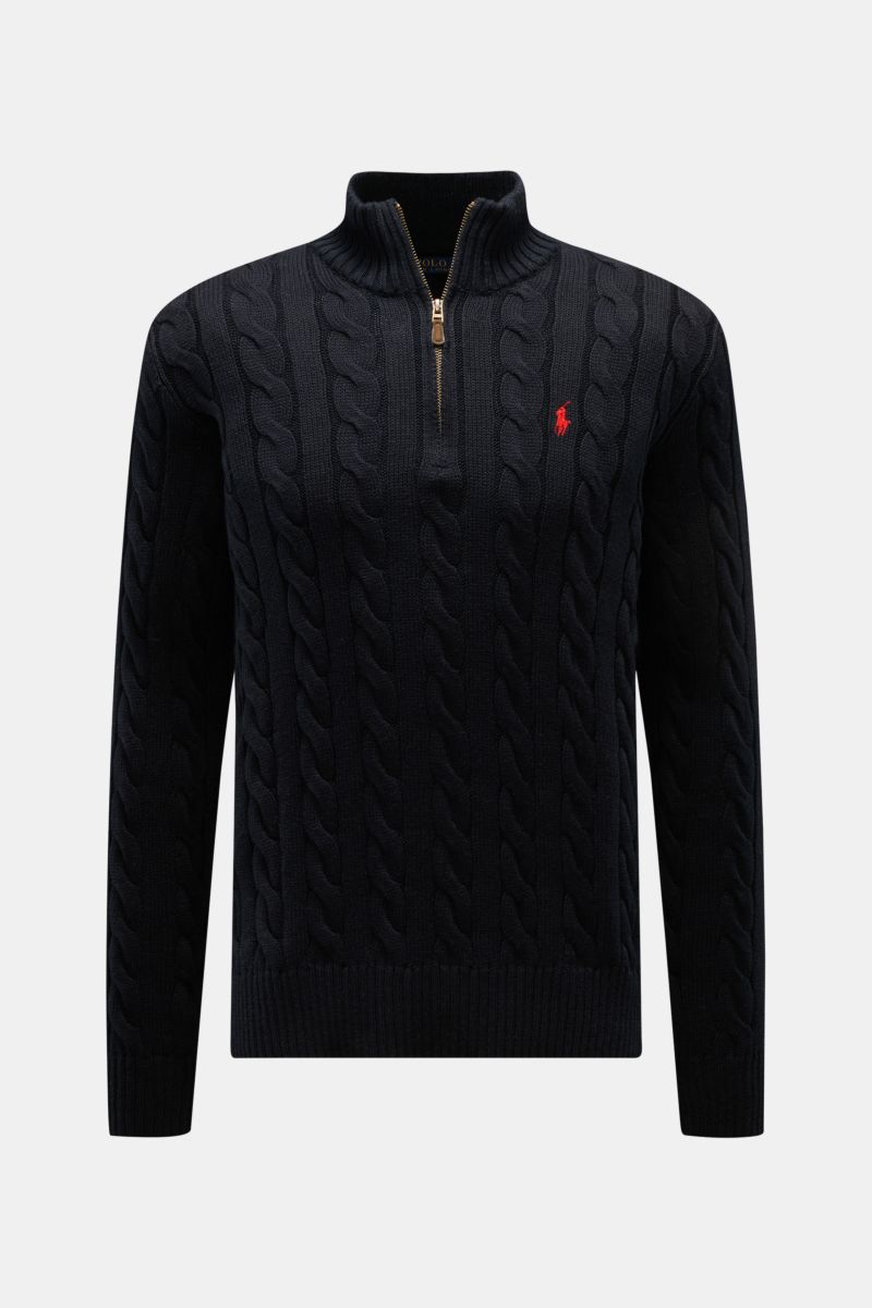 Polo Ralph Lauren Troyer navy, frontal fotografiert, Zopfstrick aus reiner Baumwolle, Slim Fit, Troyer-Kragen mit Reißverschluss, rotes Polospieler-Stitching.