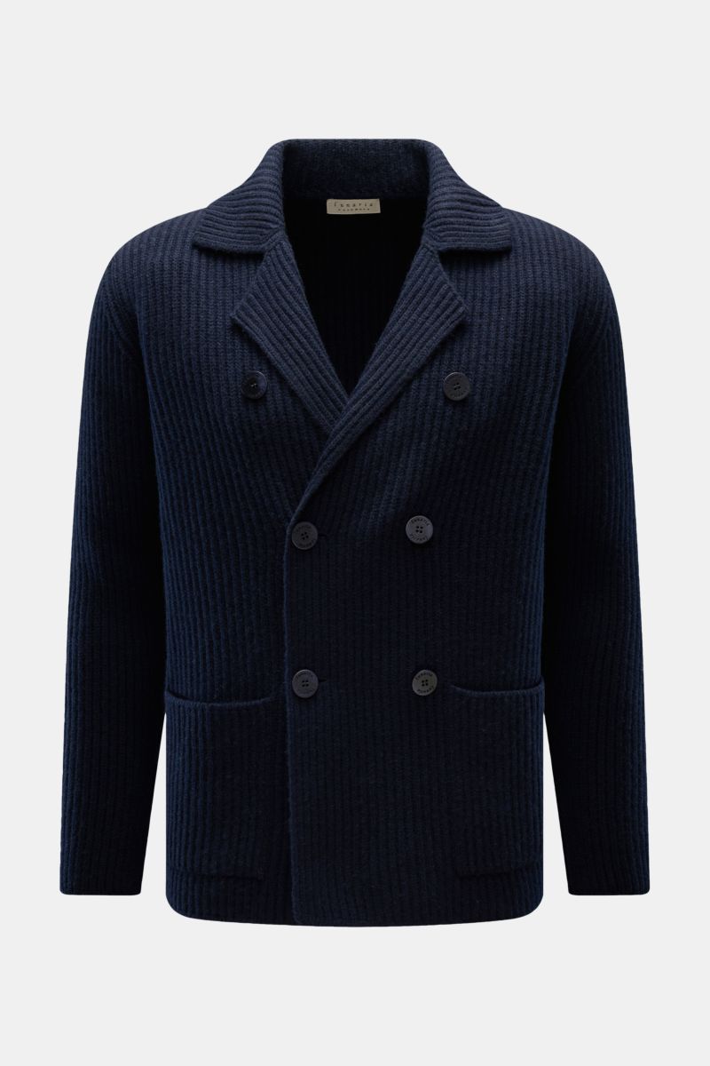 Lunaria Cashmere Cashmere Cardigan navy, frontale Aufnahme, zweireihiger Drei-Knopf-Stil, Reverskragen, weicher Griff, voluminöses Patent-Strickmuster, aufgesetzte Hüfttaschen.