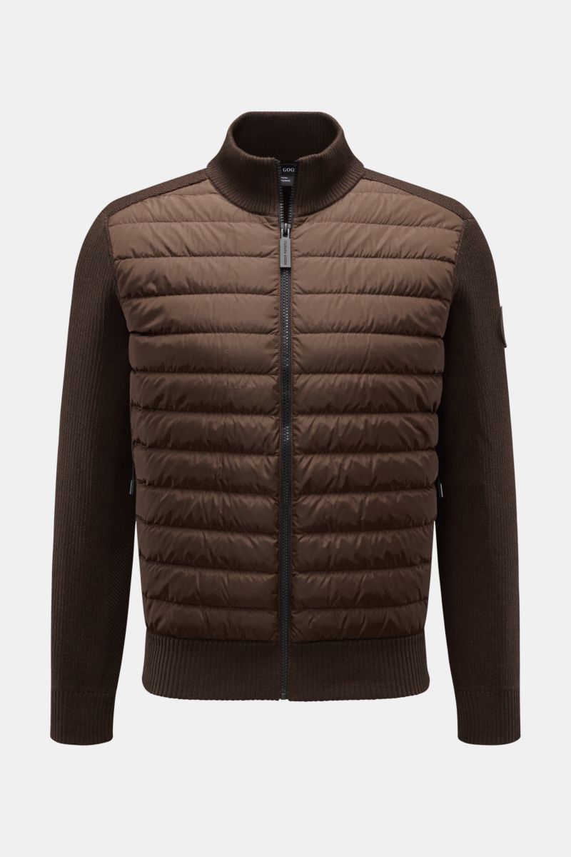 Front view of Canada Goose Cardigan 'Hybridge Knit' dark brown with pure wool knit sleeves and down-lined quilted front.

Description: Make a smooth transition into the new season with the cardigan 'Hybridge Knit' from the outdoor label CANADA GOOSE, w