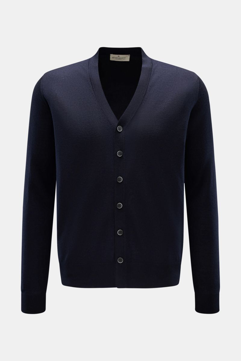 Front view of Bruno Manetti Cashmere-silk cardigan navy, a fine knit with V-neck, six-button placket, ribbed bands, regular fit, soft cashmere and silk blend. Luxury you can feel on your skin with timeless elegance.