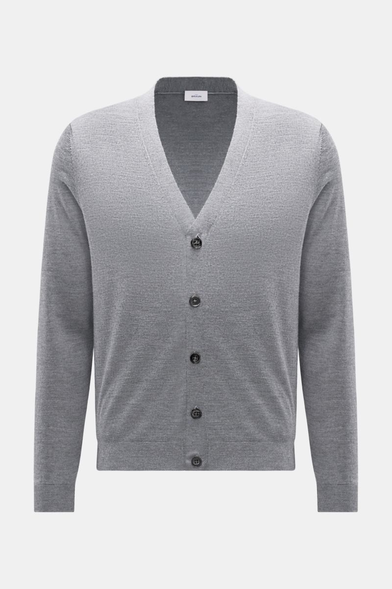 von Braun Merino Cardigan grau meliert, Frontansicht, Regular Fit, aus weicher reiner Merinowolle mit feinem Strickbild, 5 Perlmuttknöpfe, elastische Rippbündchen.