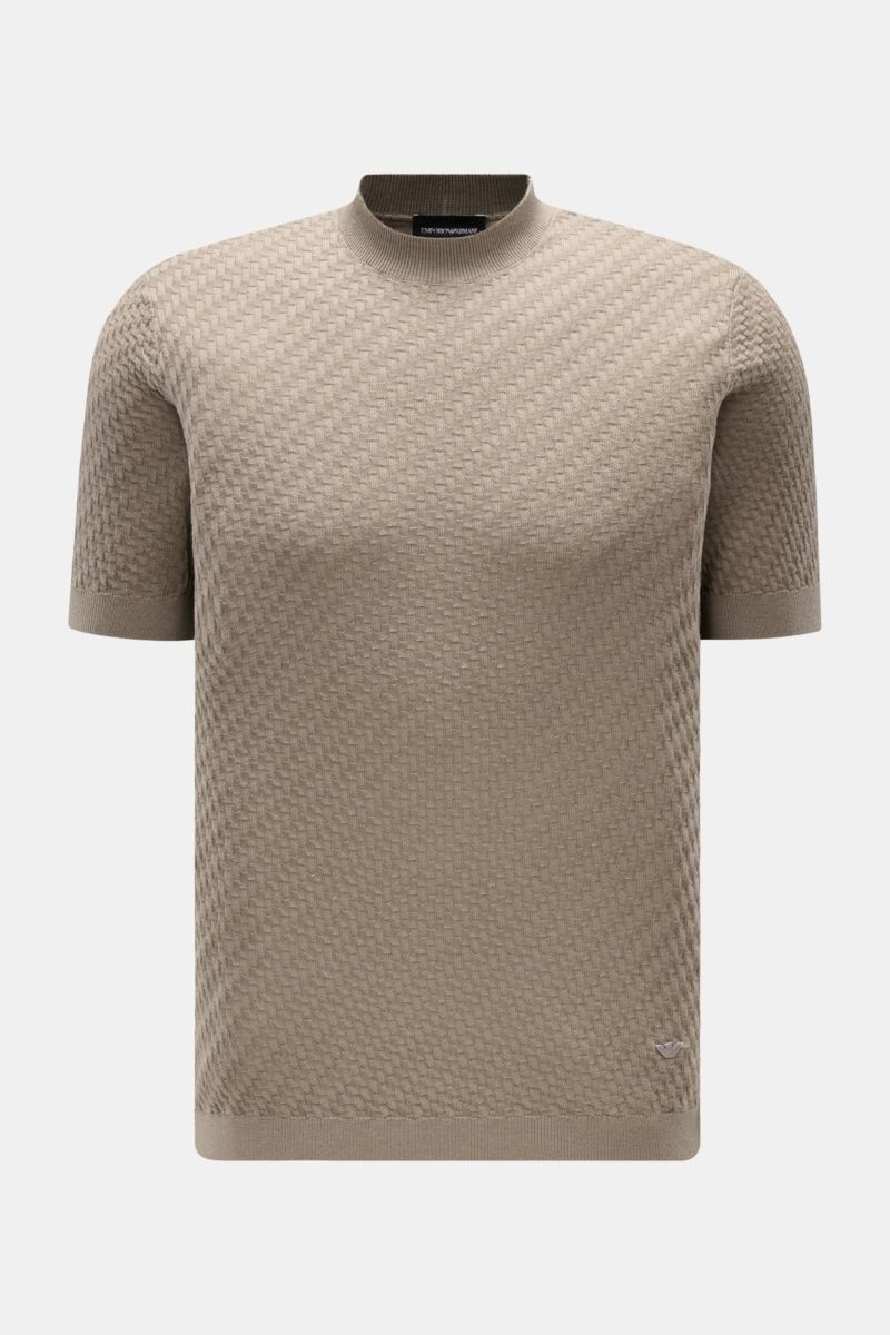 Alt tag (125 characters max):
Front view of Emporio Armani Crew neck jumper beige with short sleeves, textured knit, and ribbed bands in pure virgin wool.

Detailed description:  
Versatile companion: This lightweight short sleeve jumper in pure virgin
