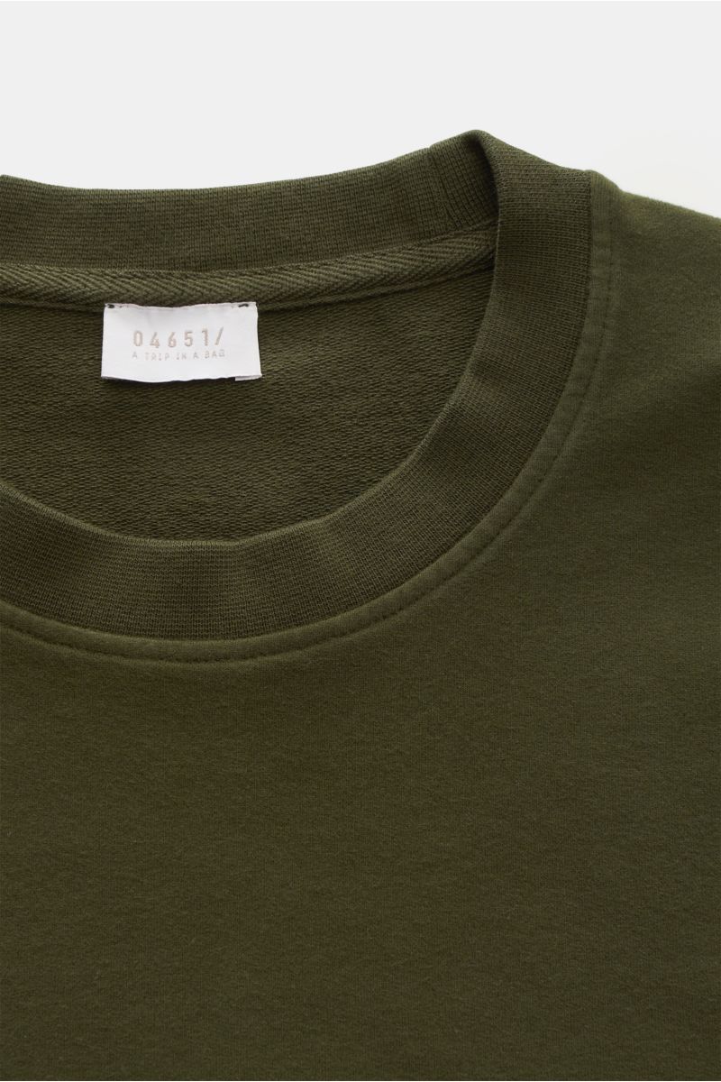 04651/ A trip in a bag Crew neck sweatshirt dark green