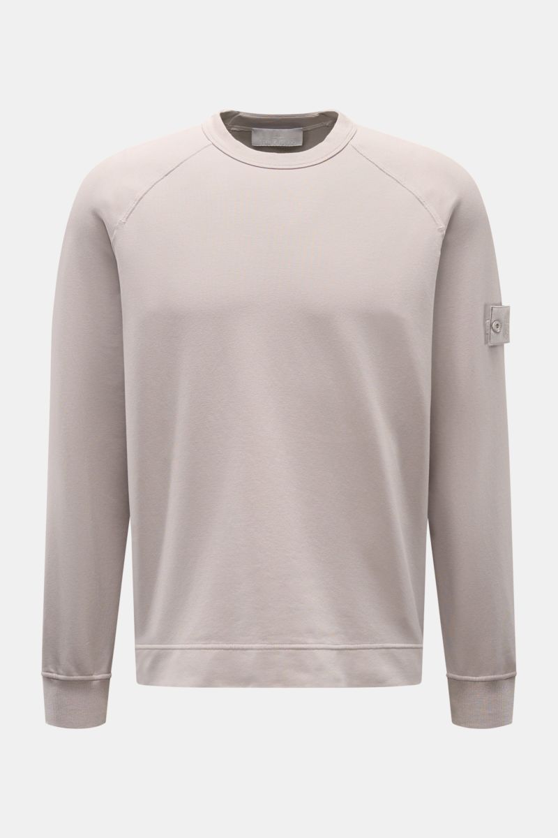 Stone Island Sweatshirt 'Ghost Piece' grau, Frontansicht, elastisch, Baumwolle, Rundhalsausschnitt, Raglanärmel, tonales Kompass-Badge am Ärmel, Regular Fit, weicher Griff, komfortable Bündchen.