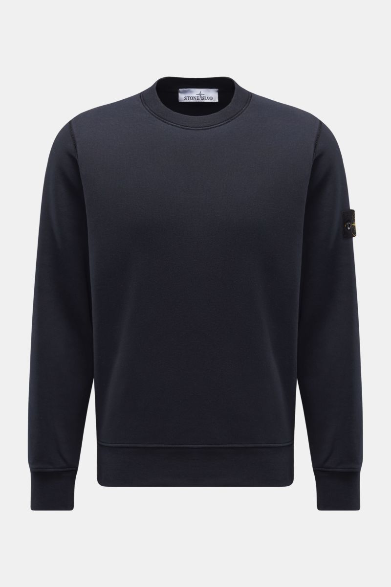 Stone Island Rundhals-Sweatshirt 'Basic Sweat' navy, frontale Ansicht, Regular Fit, reine Baumwolle, weicher Griff, Rippbündchen, Kompass-Badge am Oberarm.
