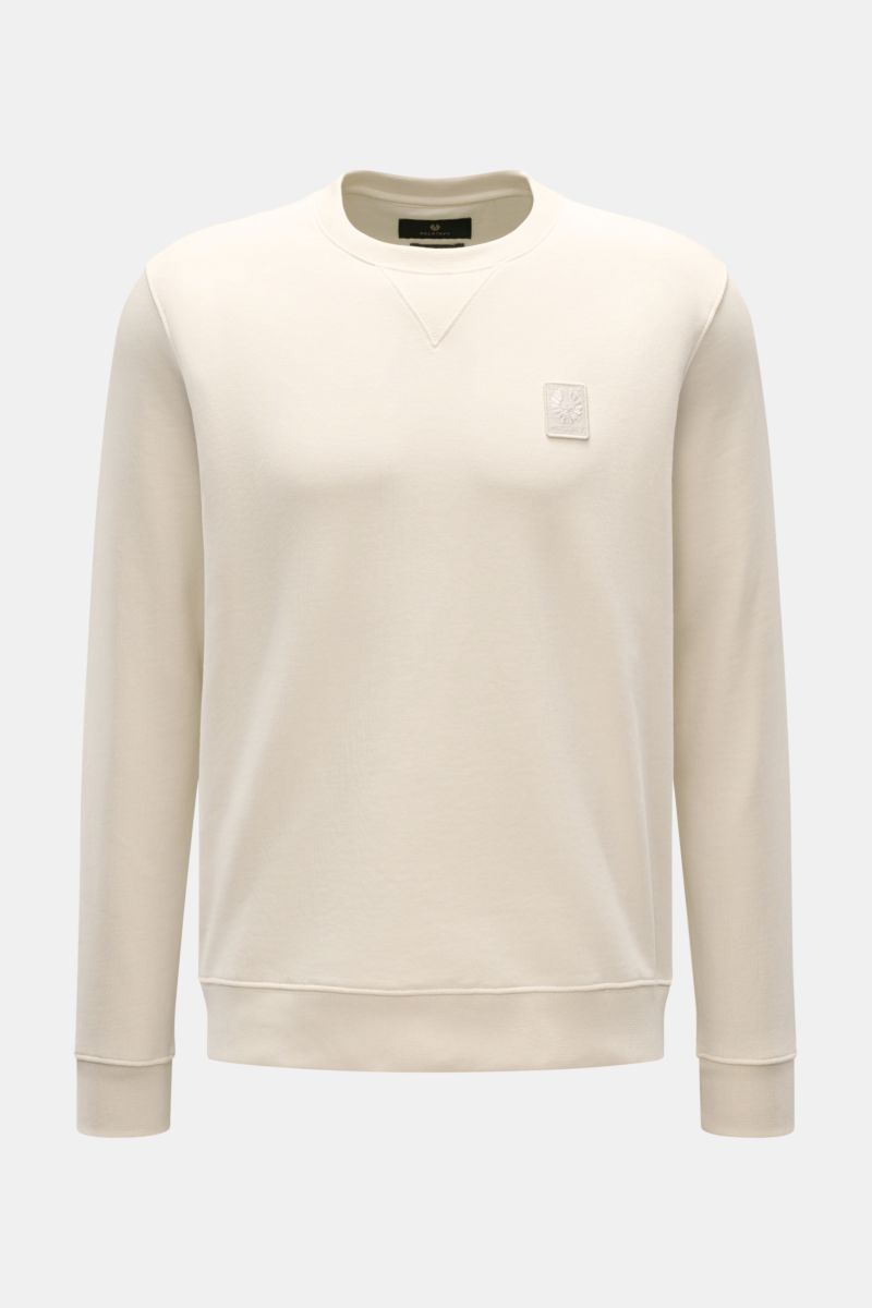 Belstaff Sweatshirt sand, frontale Nahaufnahme, Slim Fit Sweat aus Baumwolle mit V-Stitch, tonalem Weblabel und flexiblen Rippbündchen.