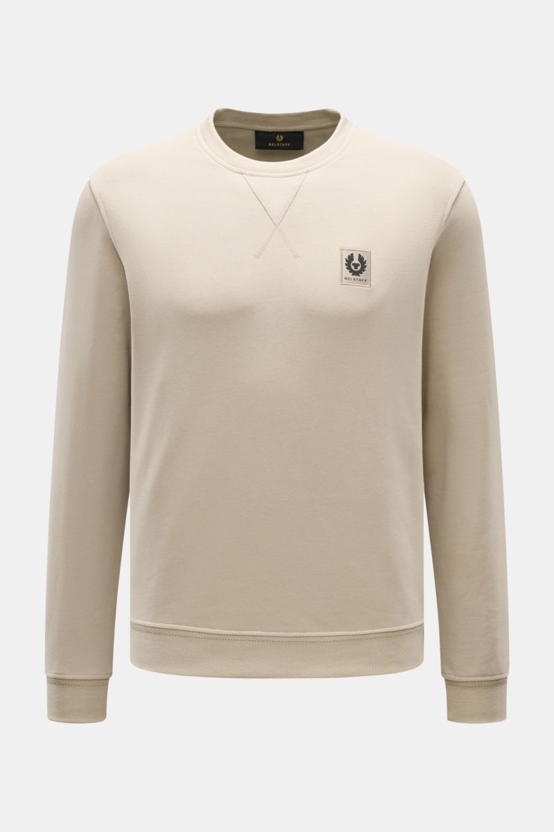 Belstaff Sweatshirt beige, Slim Fit, aus reiner Baumwolle, weicher Griff, Rundhalsausschnitt mit V-Stitch, tonales Weblabel, flexible Rippbündchen, Frontansicht.