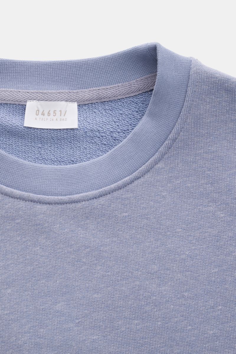 04651/ A trip in a bag Rundhals-Sweatshirt 'CL Crew' lavender meliert, Frontansicht, Baumwolle-Leinen-Mix, weicher Griff, Regular Fit, Rundhalsausschnitt, elastische Rippbündchen.
