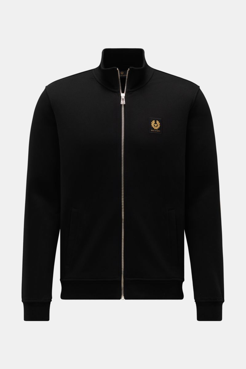 Belstaff Sweatjacke 'Full Zip' schwarz, Slim Fit, aus reiner Baumwolle mit hochschließendem Stehkragen, robustem Reißverschluss, schrägen Leistentaschen, breiten Bündchen, frontal fotografiert.