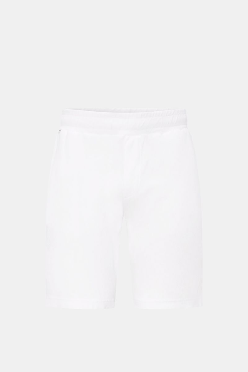 Front view of 04651/ A trip in a bag 'Terry' shorts white, comfortable terrycloth cotton shorts with elastic waistband and pockets.

With the model 'Terry' 04651/ A TRIP IN A BAG presents a comfortable pair of shorts in wonderfully soft terry – perfect
