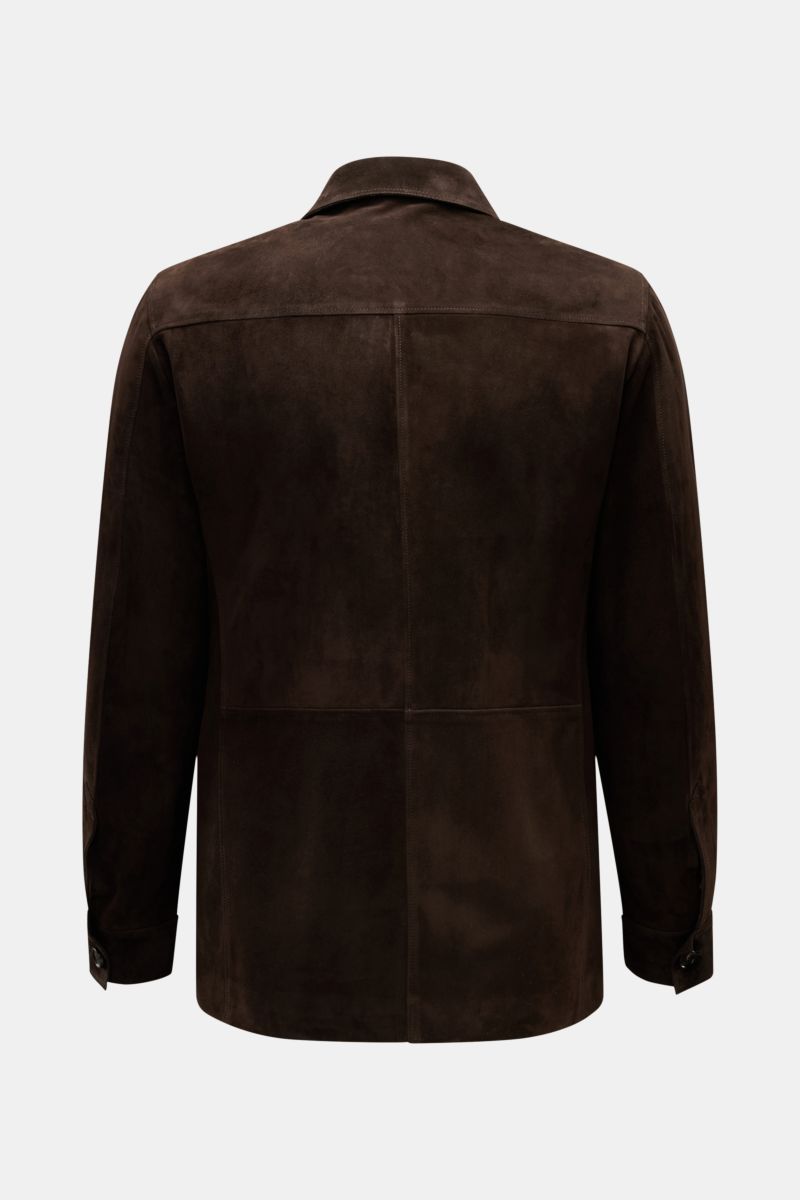 Rear view of Rifugio Suede jacket dark brown in smooth suede with slim fit, turn-down collar, cuffed sleeves, and warm wool lining.

Casual style meets timeless elegance: The lightweight suede jacket by RIFUGIO has a supple feel and lots of practical p