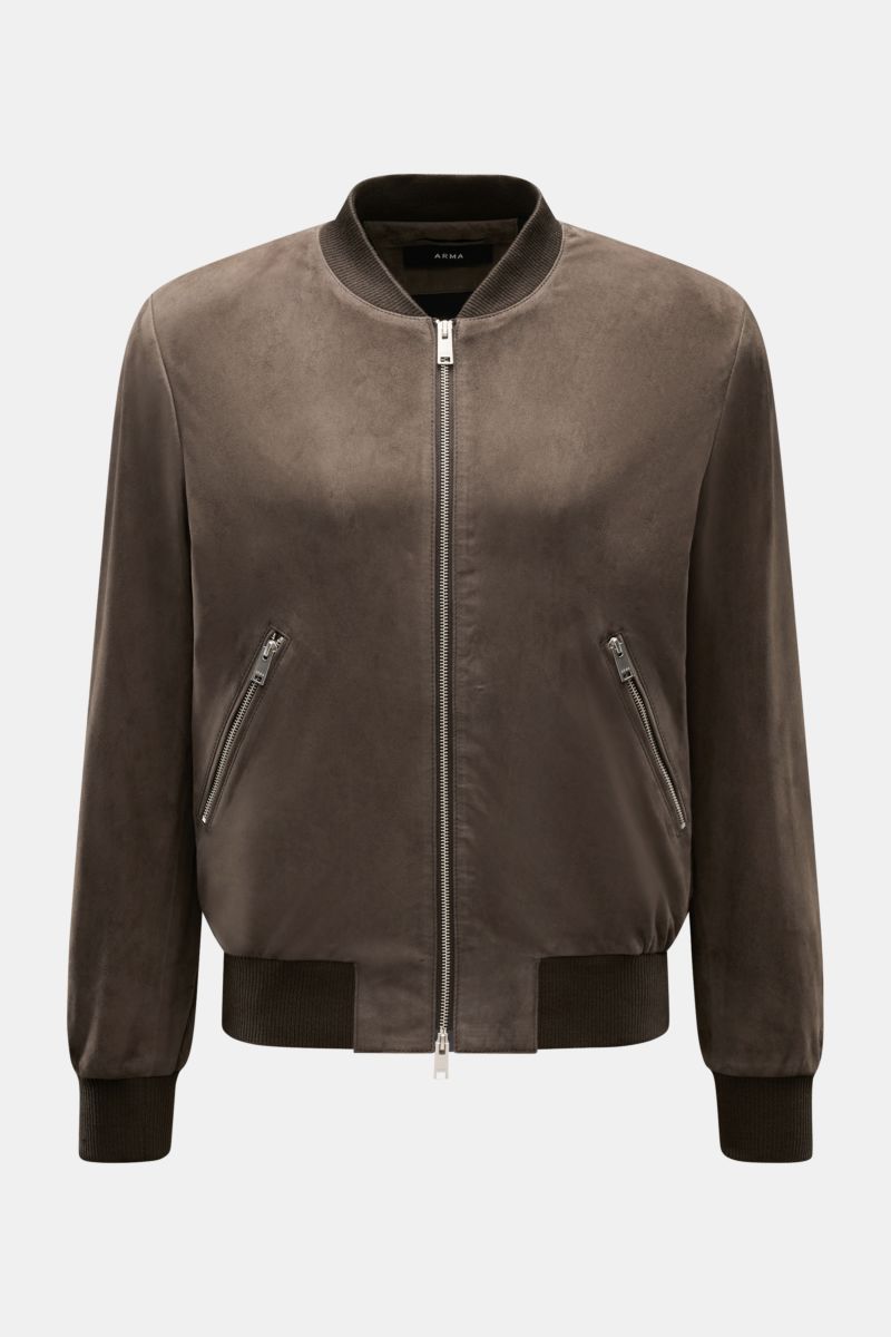 Arma Veloursleder-Blouson 'Didier' dunkelbraun, frontale Nahaufnahme, Slim Fit, feines Ziegenvelours, Blousonkragen, Zwei-Wege-Zipper, elastische Rippbündchen, tonales Innenfutter.