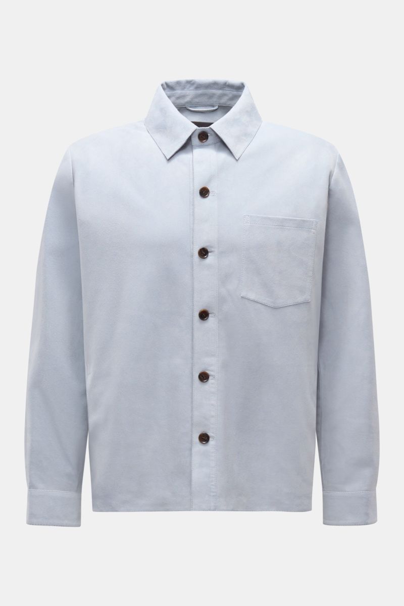 Frontansicht der Arma Velourslederjacke 'Dino' rauchblau aus softem Veloursleder mit Slim Fit, Umlegekragen und sechs Knöpfen.