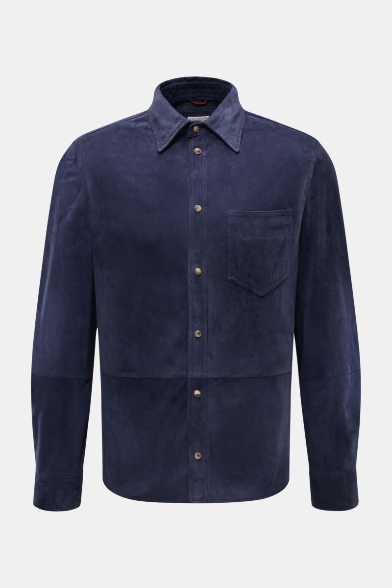 Front view of Brunello Cucinelli Veloursleder-Overshirt navy, made of smooth velour leather with soft touch, slim fit, seven-button placket, turn-down collar, chest patch pocket, cuffed sleeves, and unconstructed design, showcasing sovereign spring elegan
