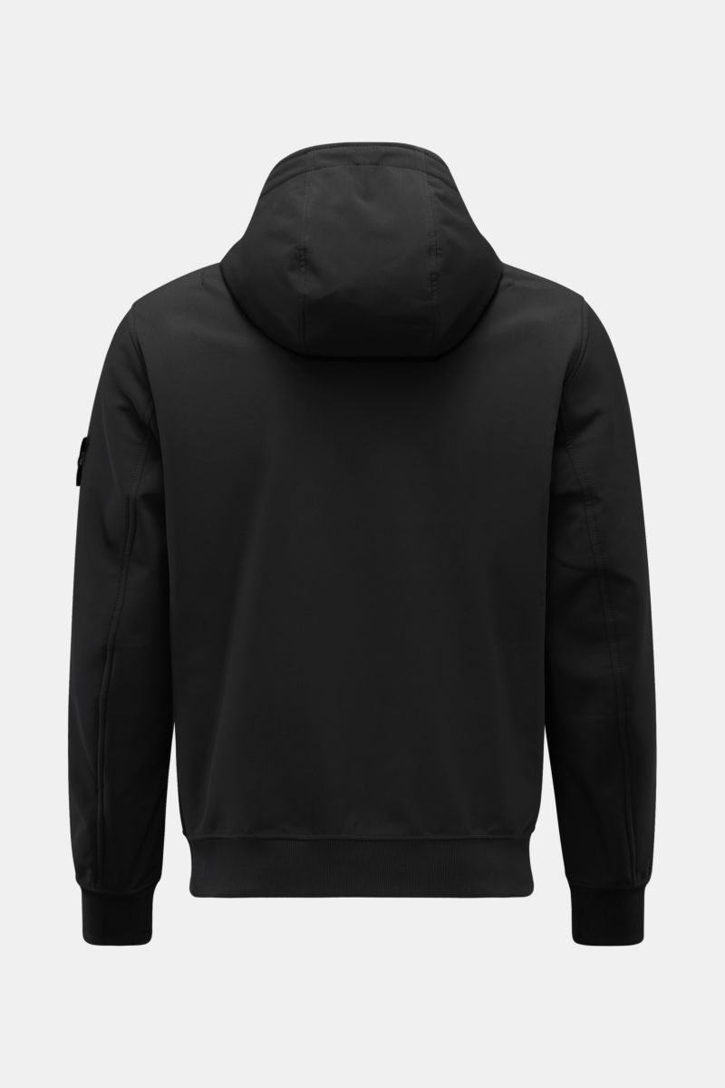 Back view of Stone Island Softshell-Blouson 'Light Soft Shell-R e.dye Technology' schwarz with hood, elastic microfiber, wind- and water-repellent, breathable Slim Fit design.

Ob für sportliche Aktivitäten oder als Casual-Allrounder, auf die wind- und