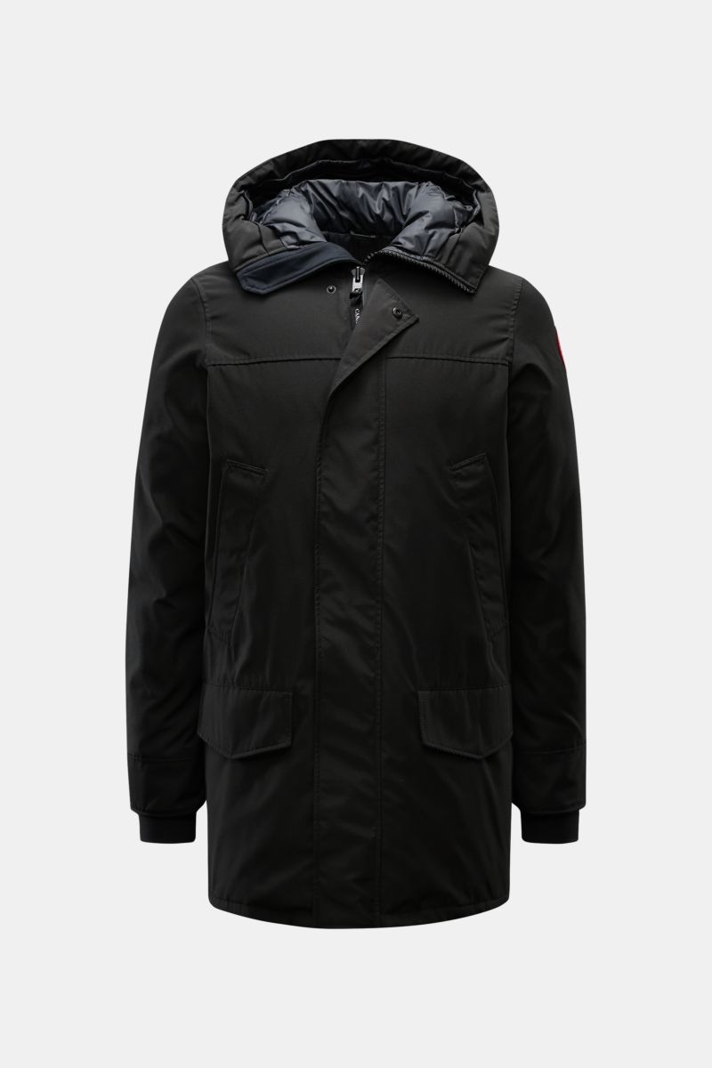 Canada Goose Daunenparka 'Langford' schwarz, frontal fotografiert, mit Arctic-Tech, Daunenfüllung, Kapuze, Taschen, Regular Fit, Windblende und Rucksackriemen.