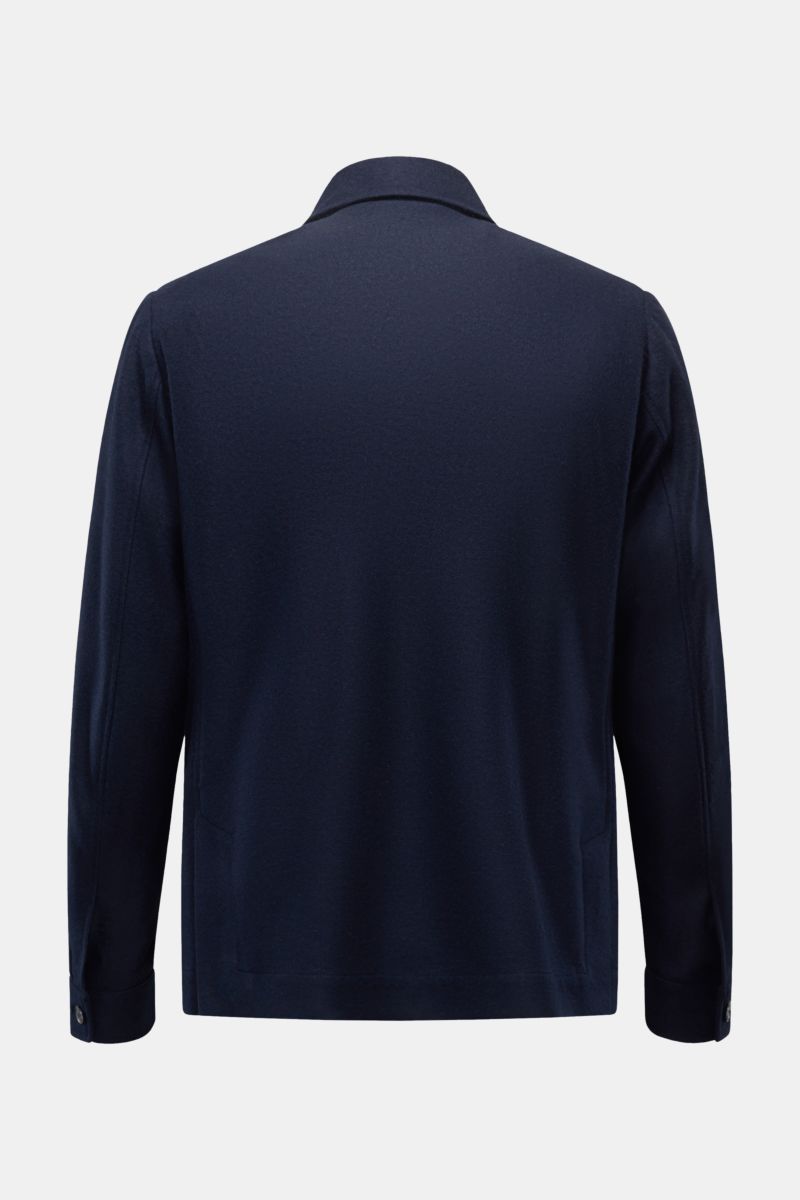 Back view of Fedeli Cashmere Flanell-Jacke 'Oxford' navy showcasing its boxy cut, soft pure cashmere flannel, and sleeve button cuffs.